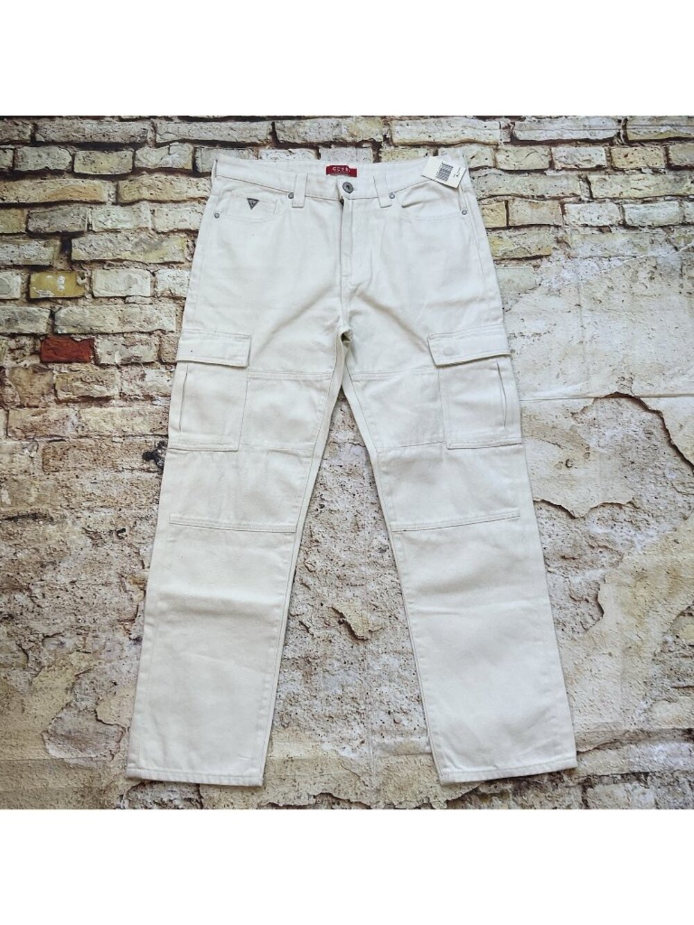 Guess Men’s Straight Fit Cargo Jeans In Natural Ivory Size 36X30